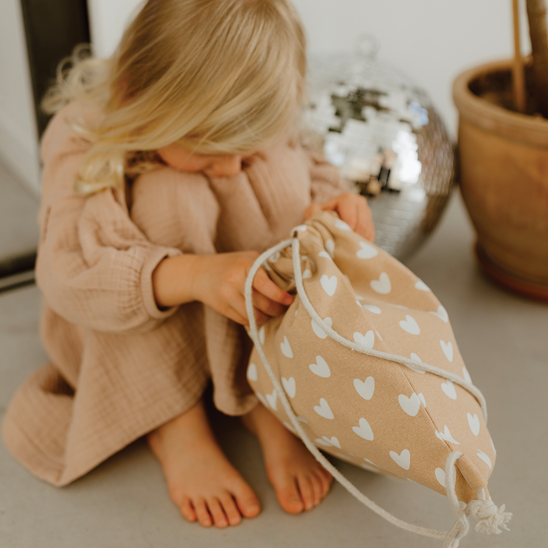 Sac à cordons Coeurs nougat 3