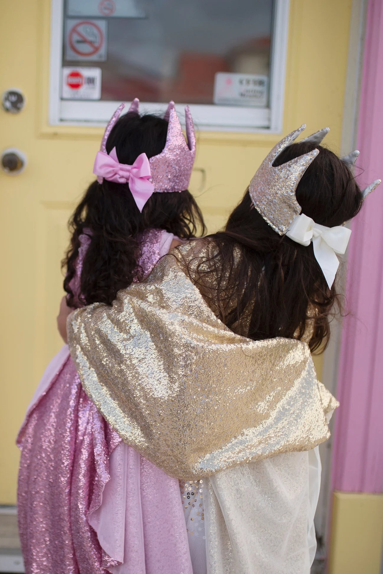 Couronne de princesse sequins dorés avec nœud 5