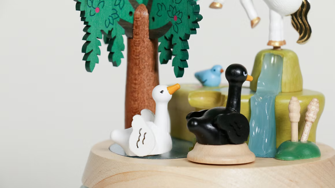 Boïte à Musique Cygnes et Licorne n°51 5