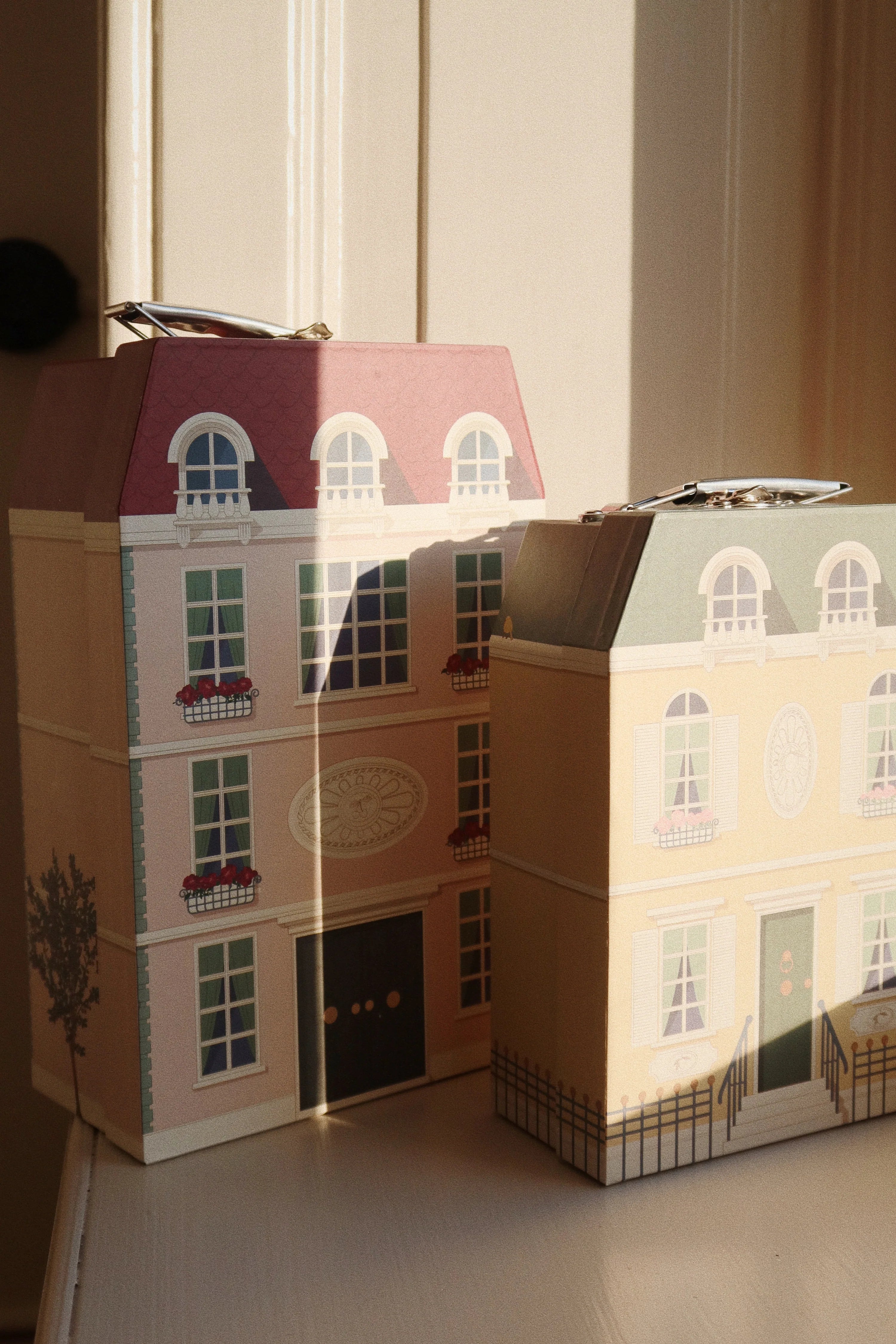 Valise en carton Hotel x1