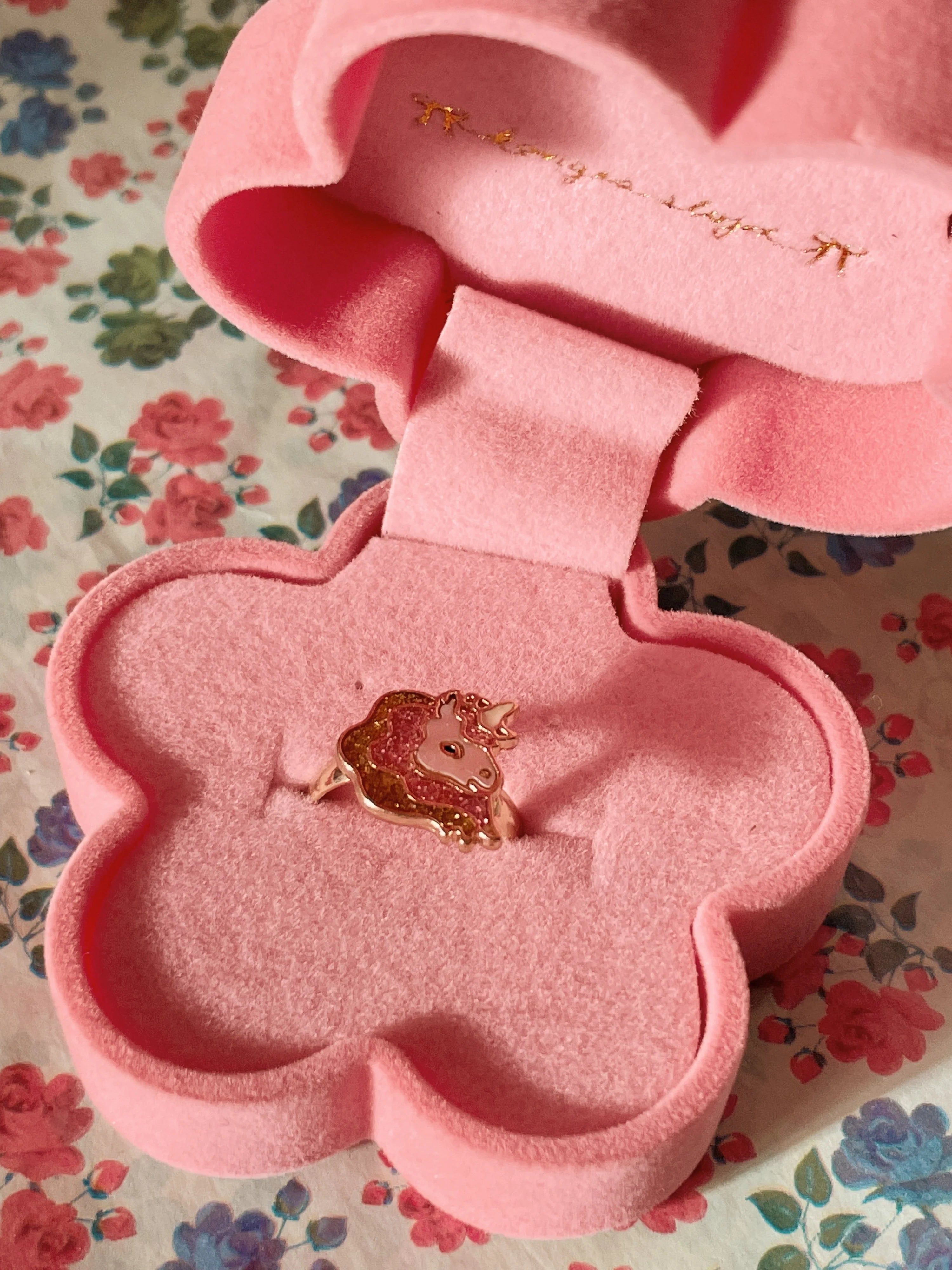 Petite écrin fleur avec bague licorne Konges Slojd