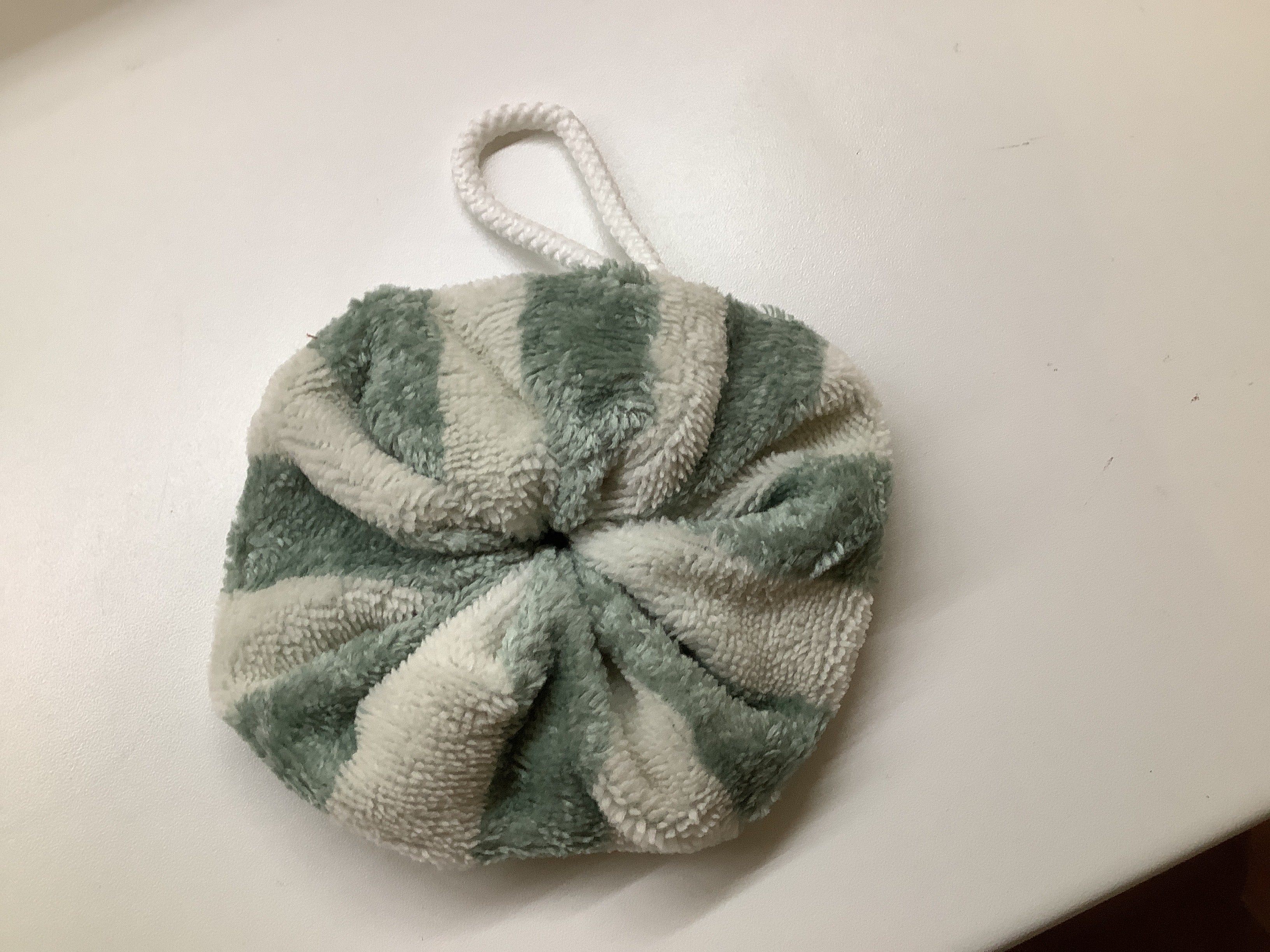 Fleur de douche en éponge bambou — ivoire-galet