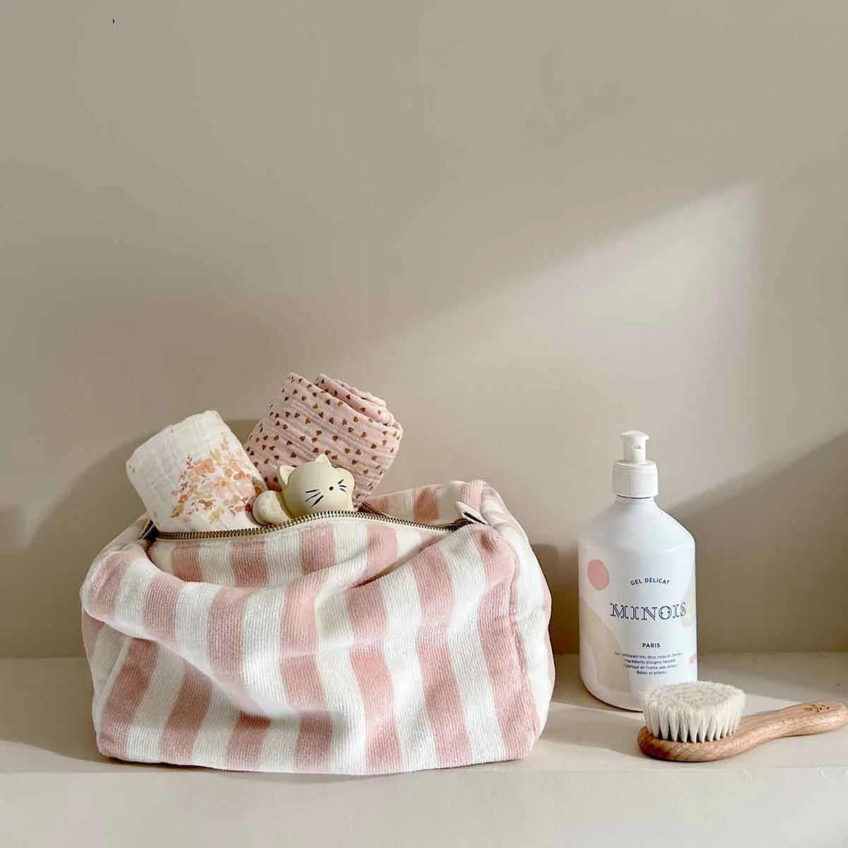 Trousse de toilette Vic rayée rose pâle en éponge 2
