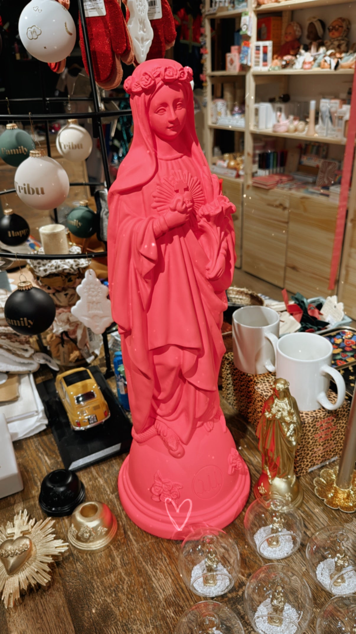 Statue Marie aux fleurs 60 cm — rose-fluo