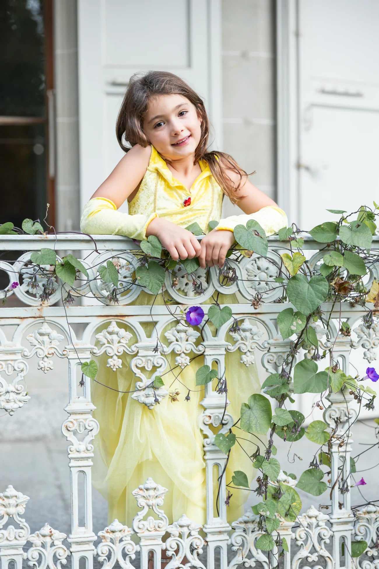 Déguisement robe de Princesse jaune veloutée avec mitaines — 5-6-ans-2