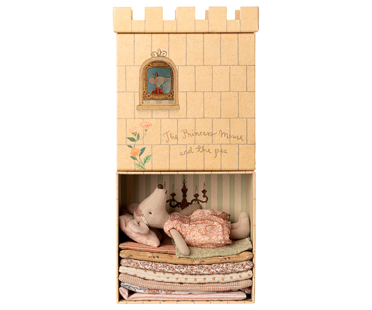 Maileg :   La princesse au petit pois, Grande sœur souris 3
