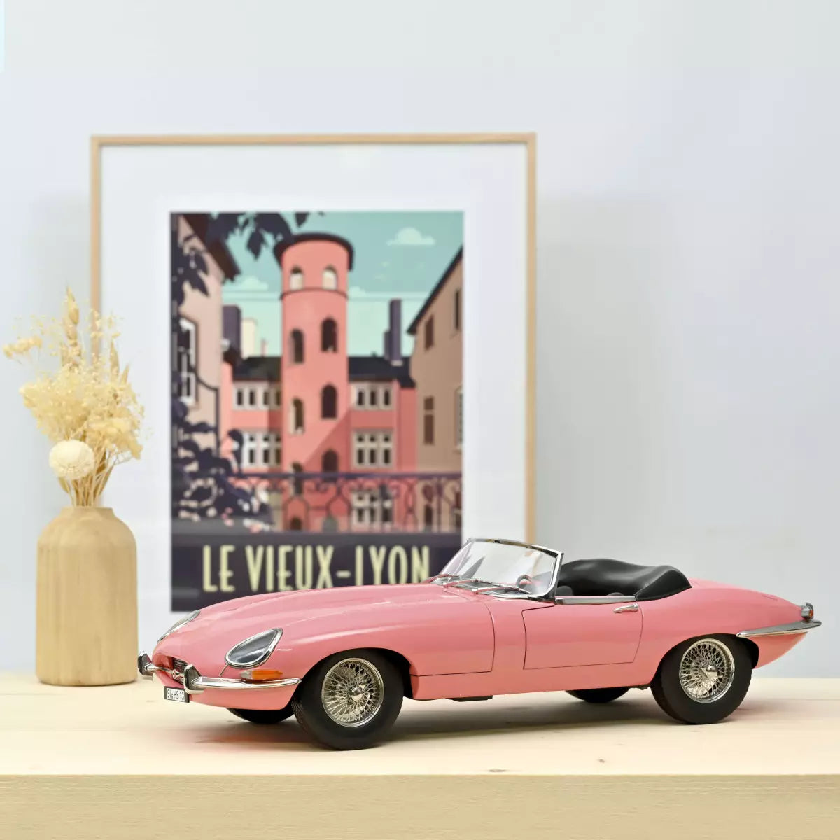 Jaguar Type E Cabriolet 1962 Rose 1/12 2