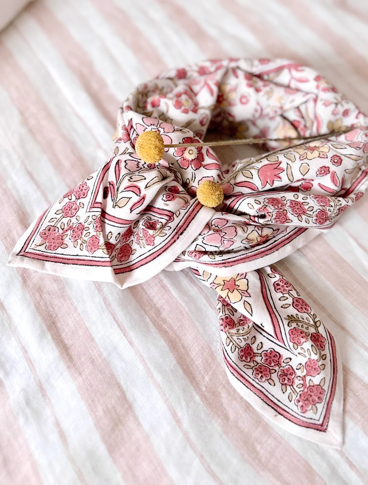 Foulard adulte et enfant rose avec filet lurex doré — 100x100cm
