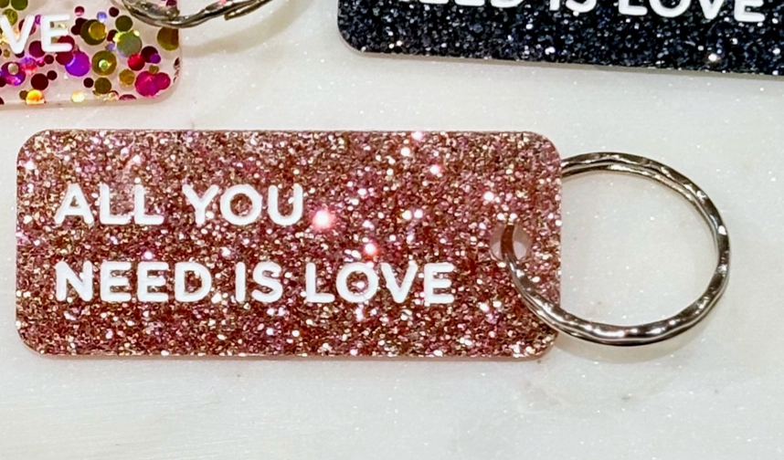 Porte-clés à paillettes : All you need is love — Paillettes cuivre