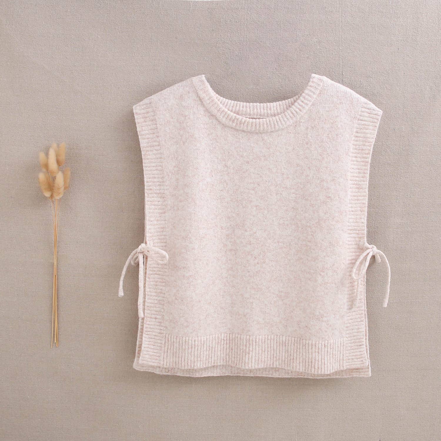 Gilet en tricot beige pour fille avec liens 2
