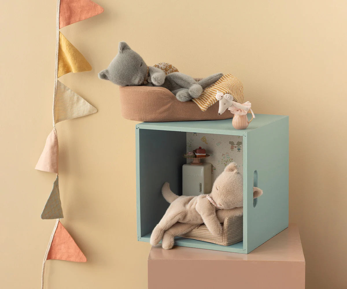 Maileg :  Peluche chaton endormi, Petit - Crème pêche 2