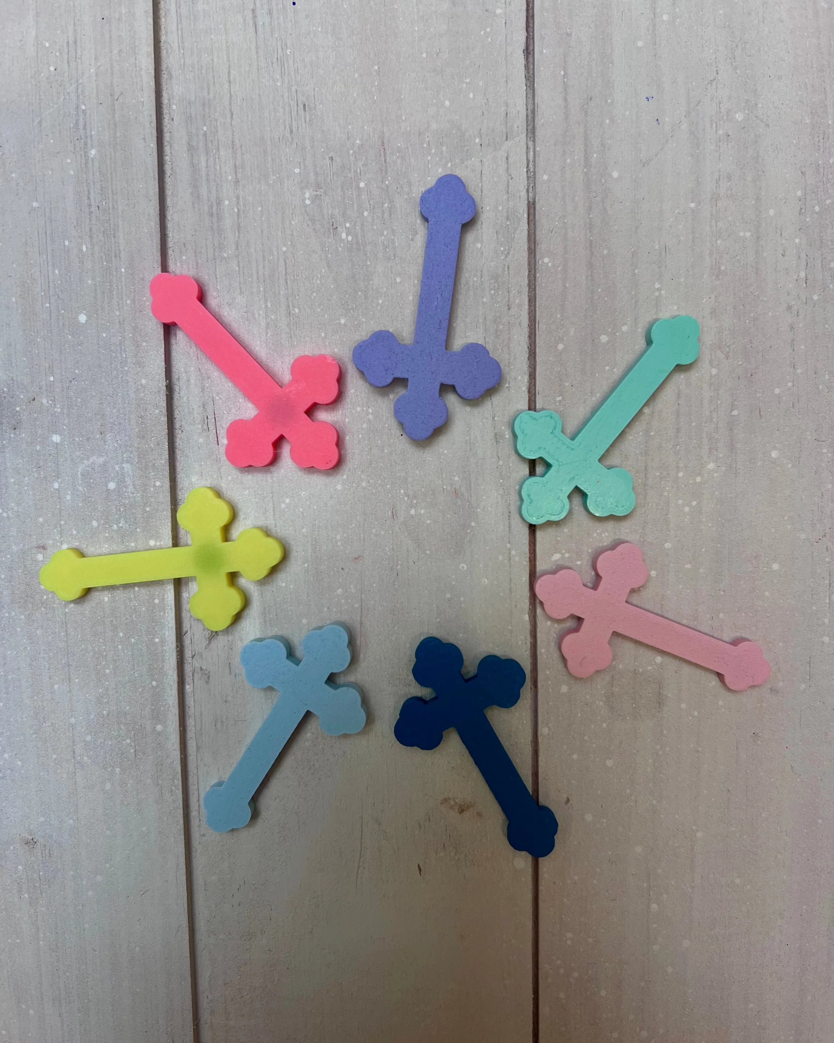 Crucifix aimant 4,5 cm 2