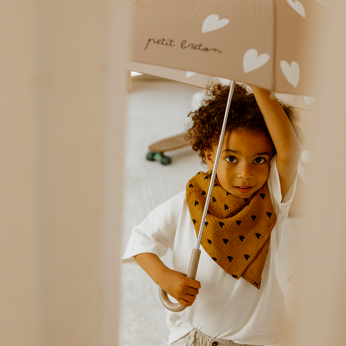 Parapluie beige à coeurs 2