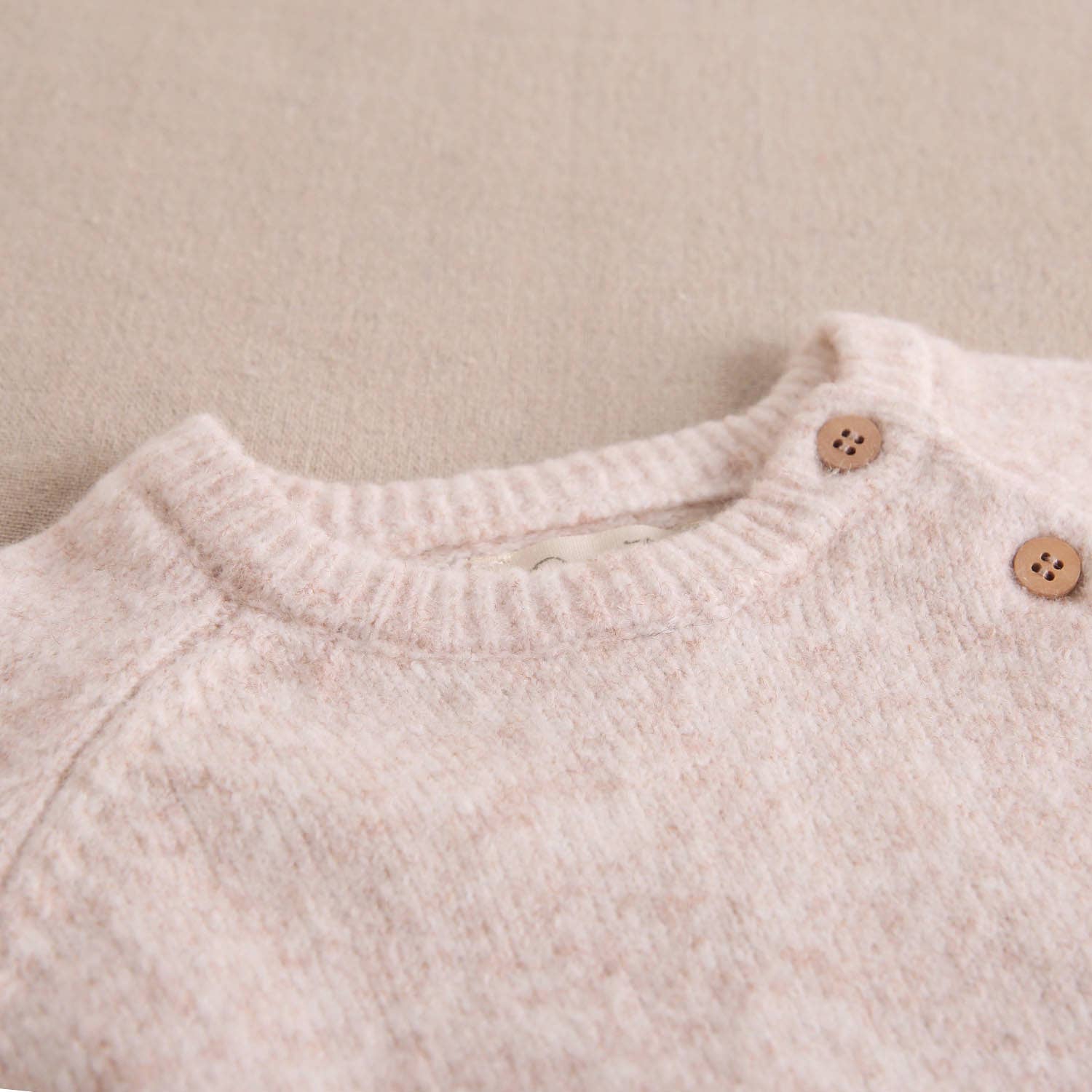 Pull en maille beige pour bébé 4
