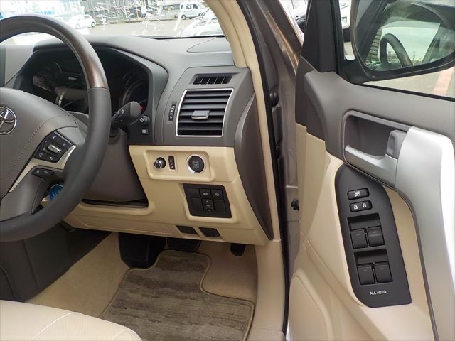 Toyota Land Cruiser Prado Tx-L 2023