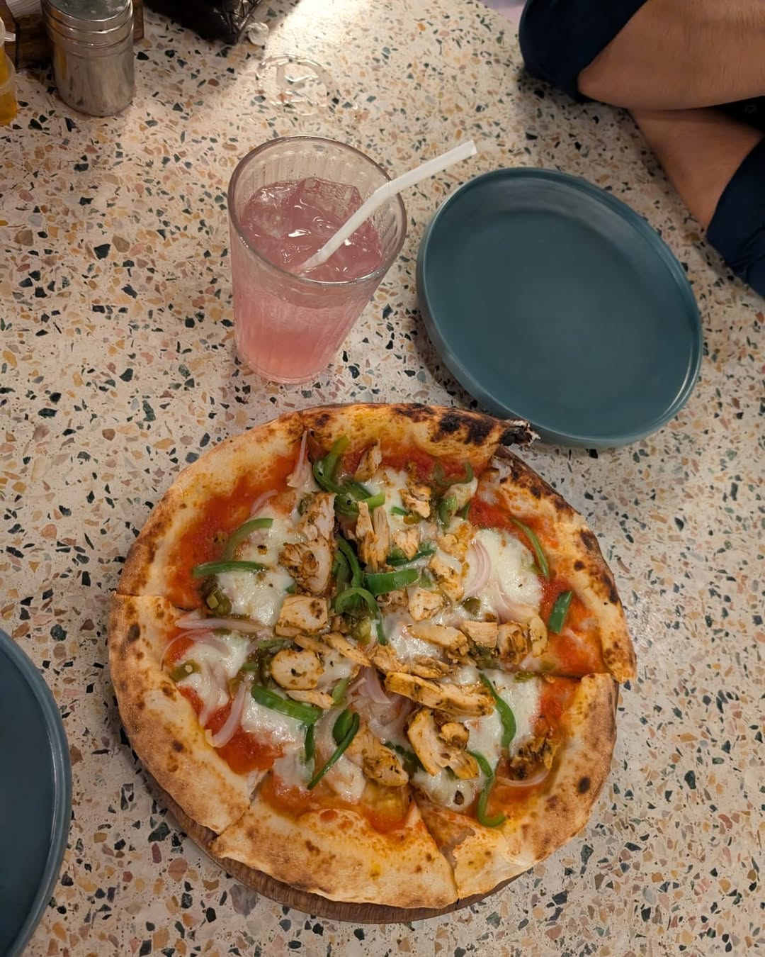 📍Racecourse Polo Ground, Model TownSollis – A Must-Visit Spot for all Pizza Lovers in Lahore 🍕 (2).jpg