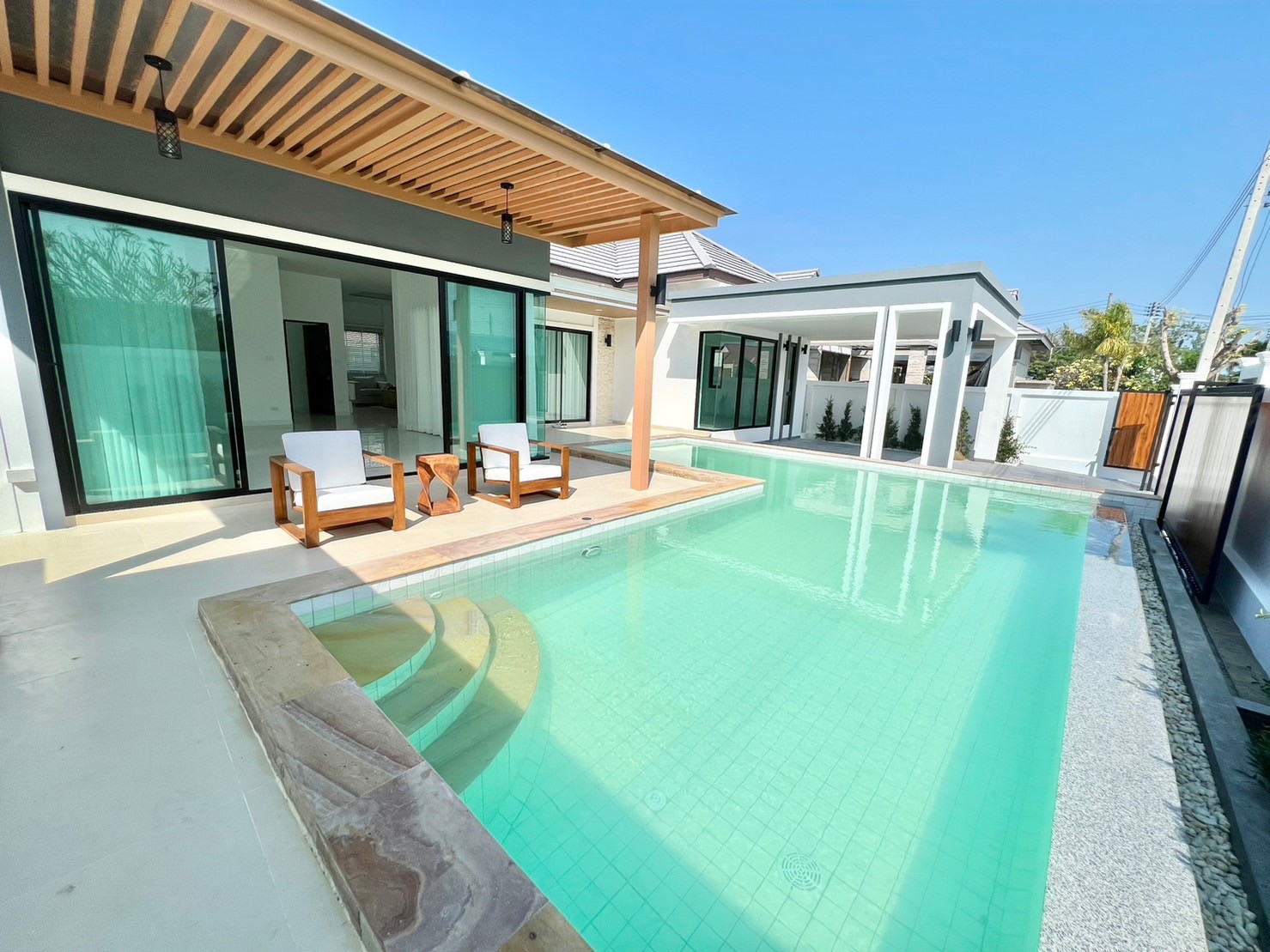 Tropical Vision Soi 94 New 3 Bed, 4 Bath Pool Villas