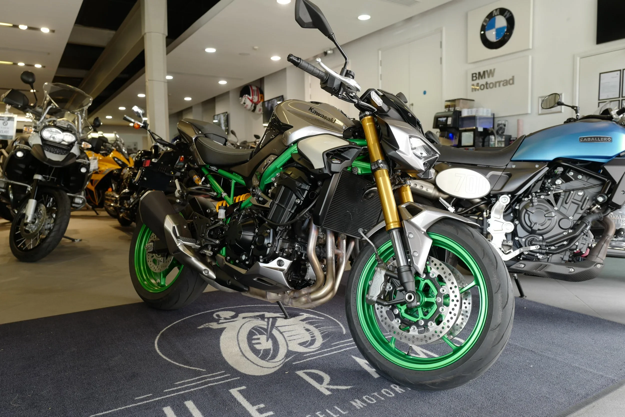2025 Kawasaki Z900 SE — photo 1