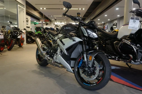 2026 BMW M 1000 R