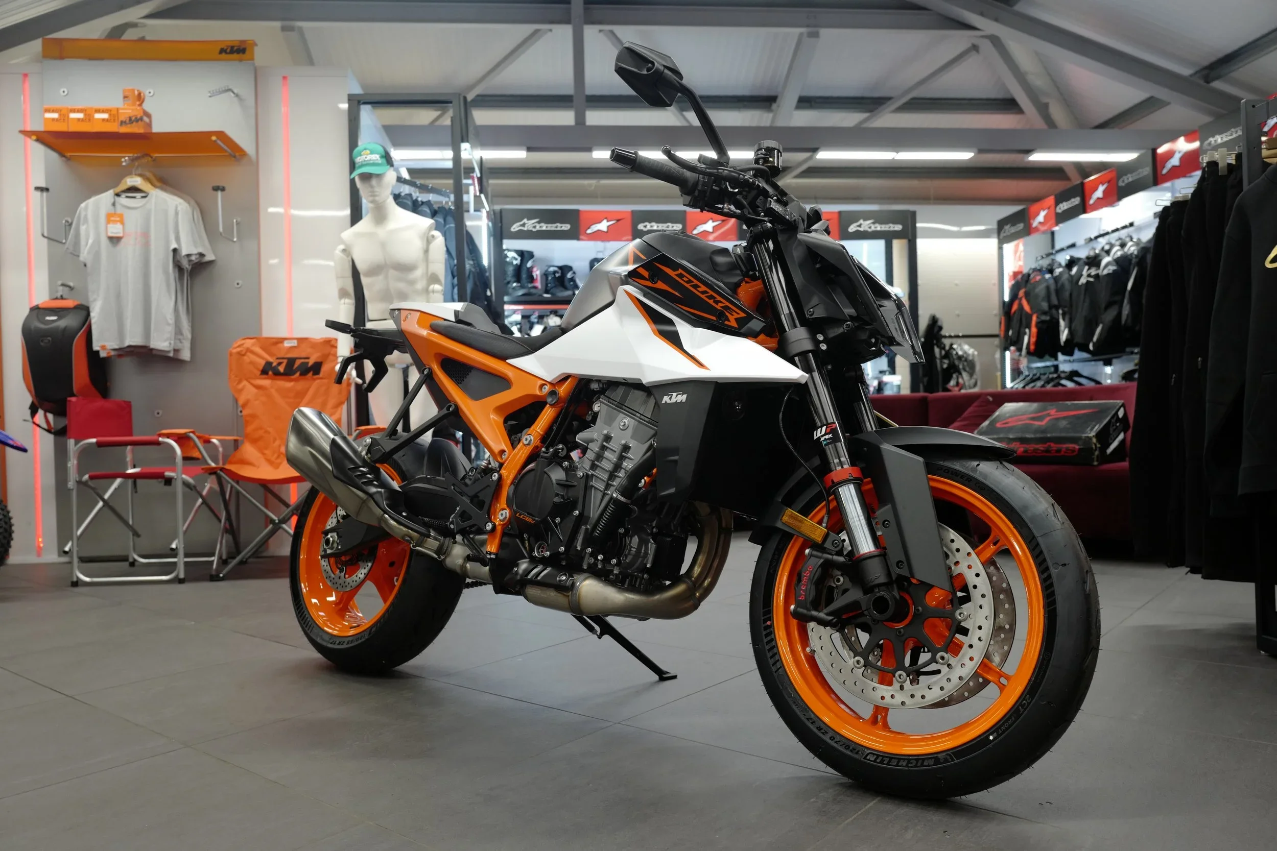 2026 KTM Duke 990 R — photo 1
