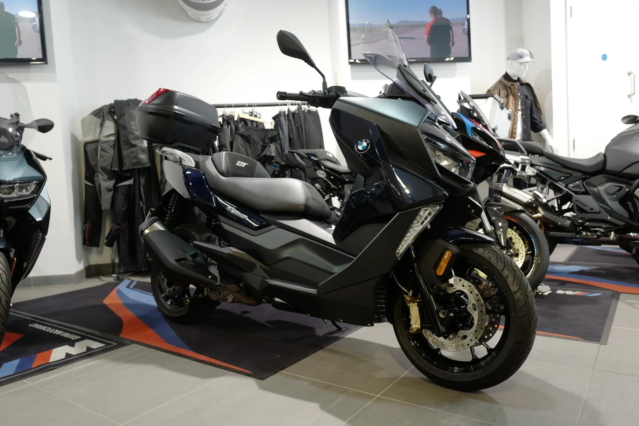 2024 BMW C400 GT — photo 1