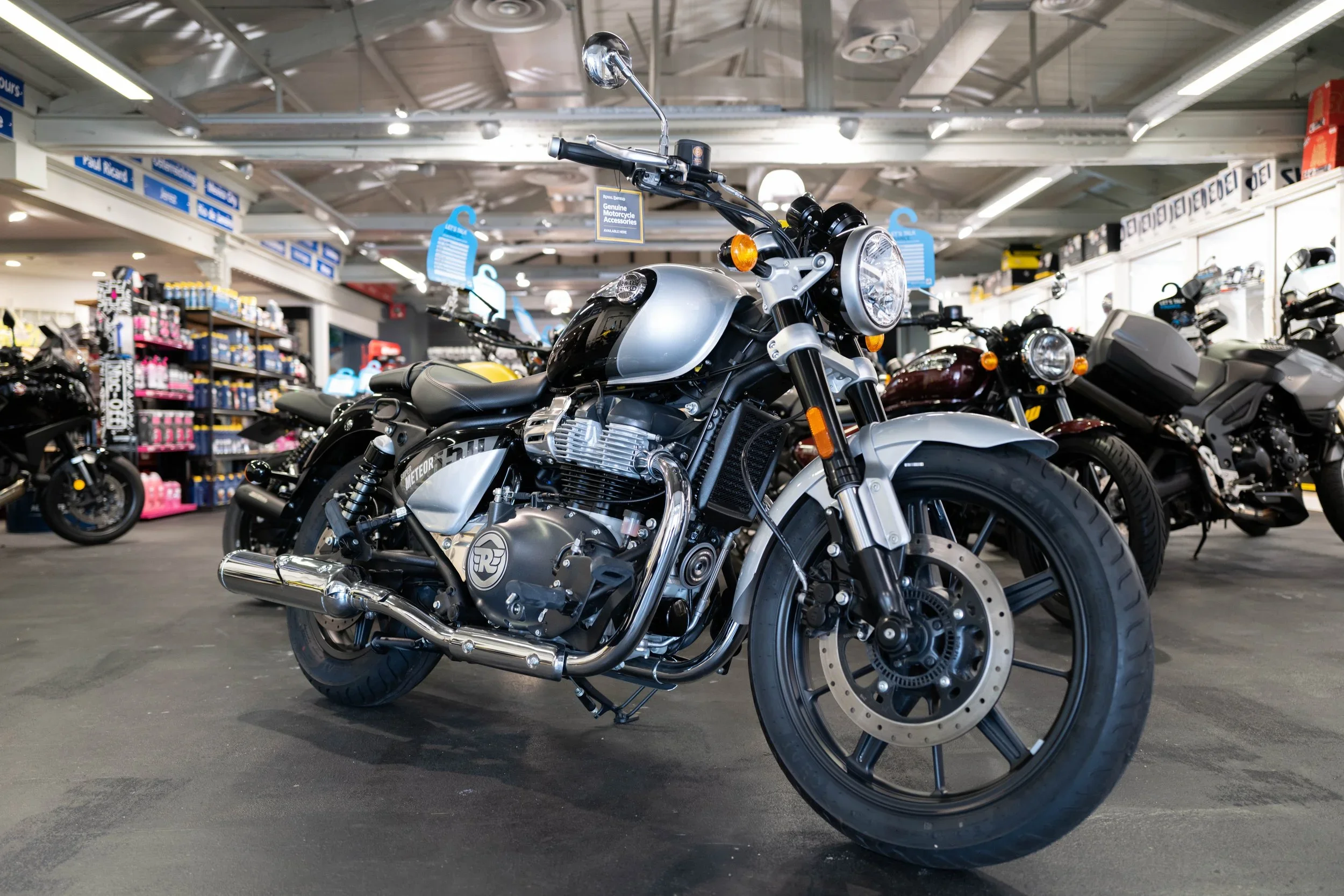 2026 Royal Enfield Super Meteor 650 — photo 1