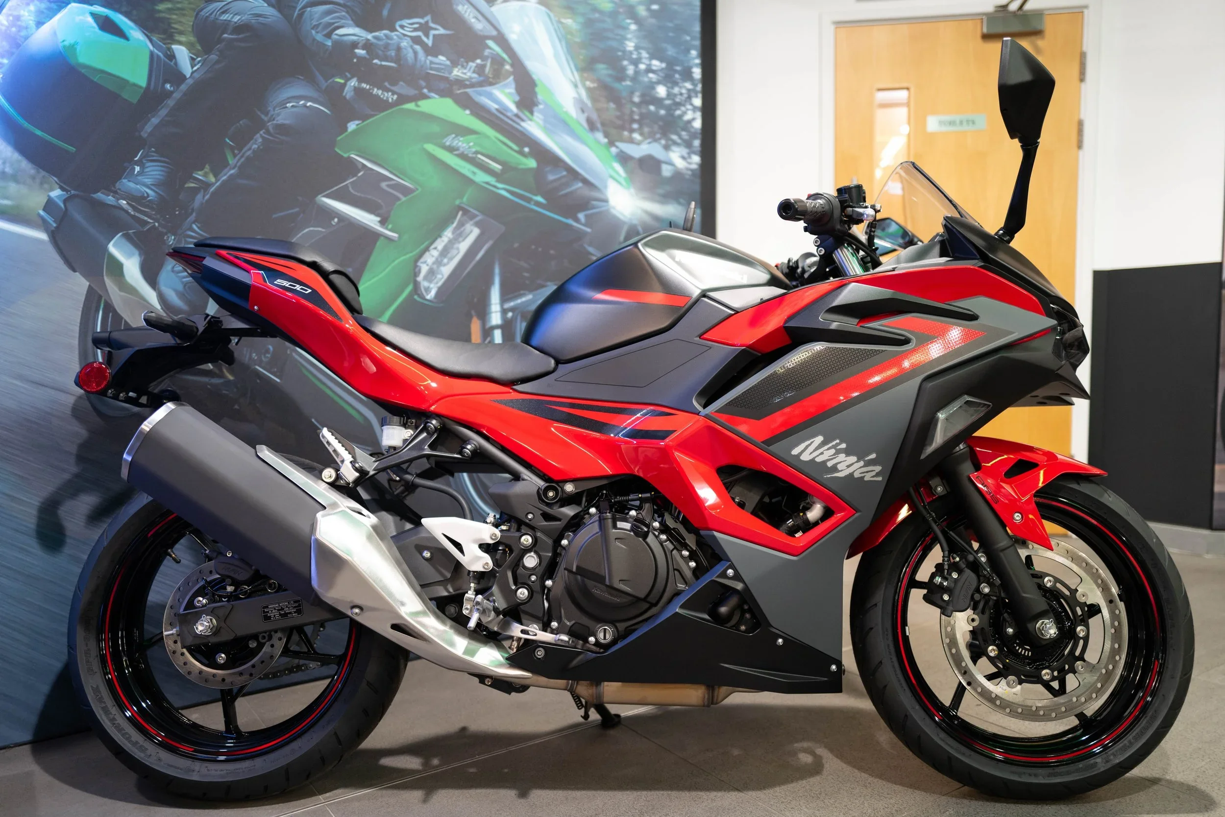 2025 Kawasaki Ninja 500 — photo 1
