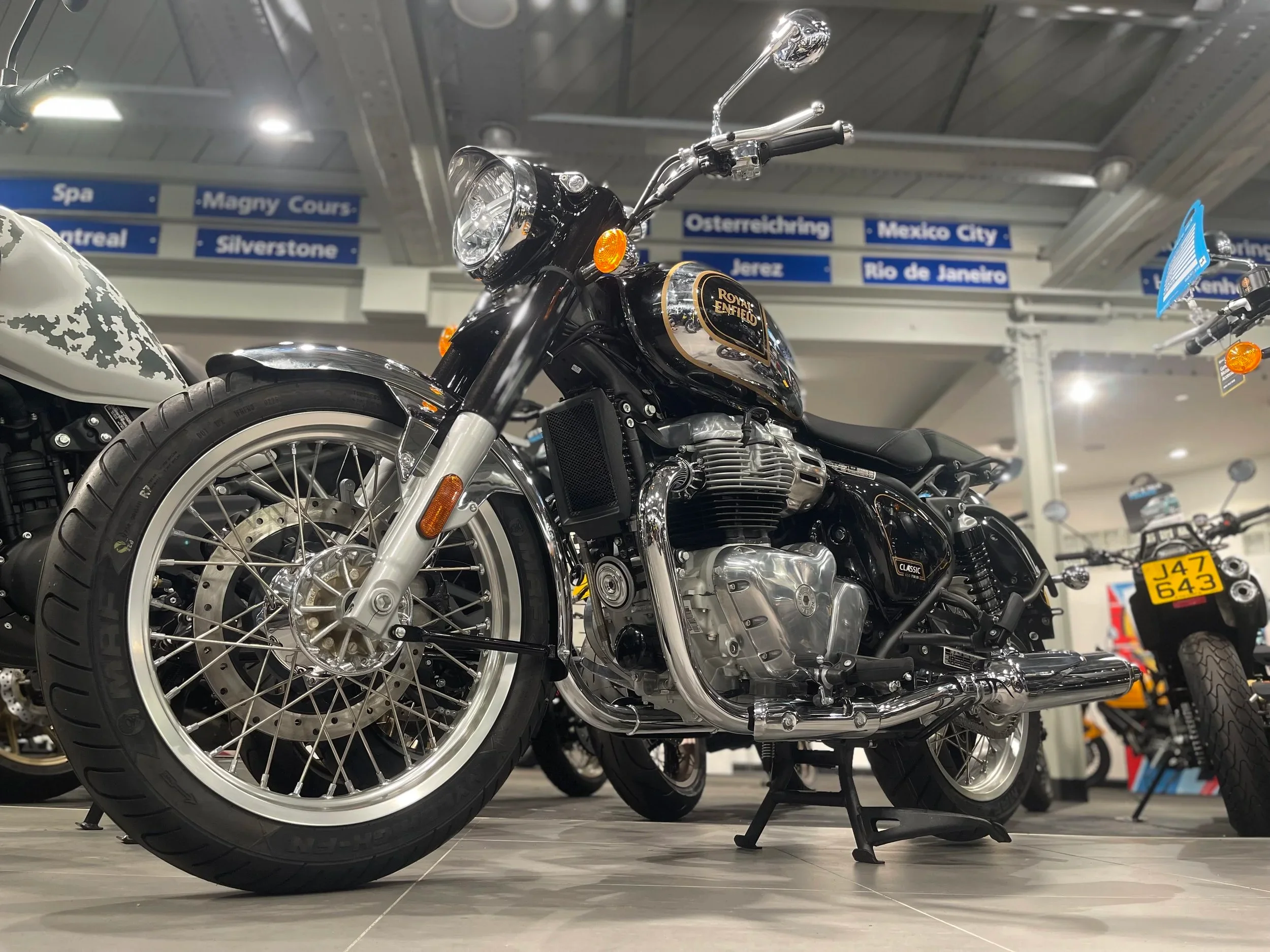 2026 Royal Enfield Classic 650 Twin — photo 1