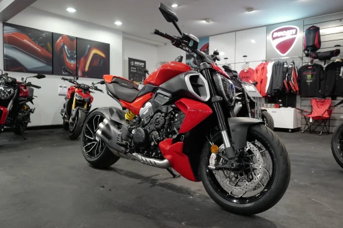 2026 Ducati Diavel V4