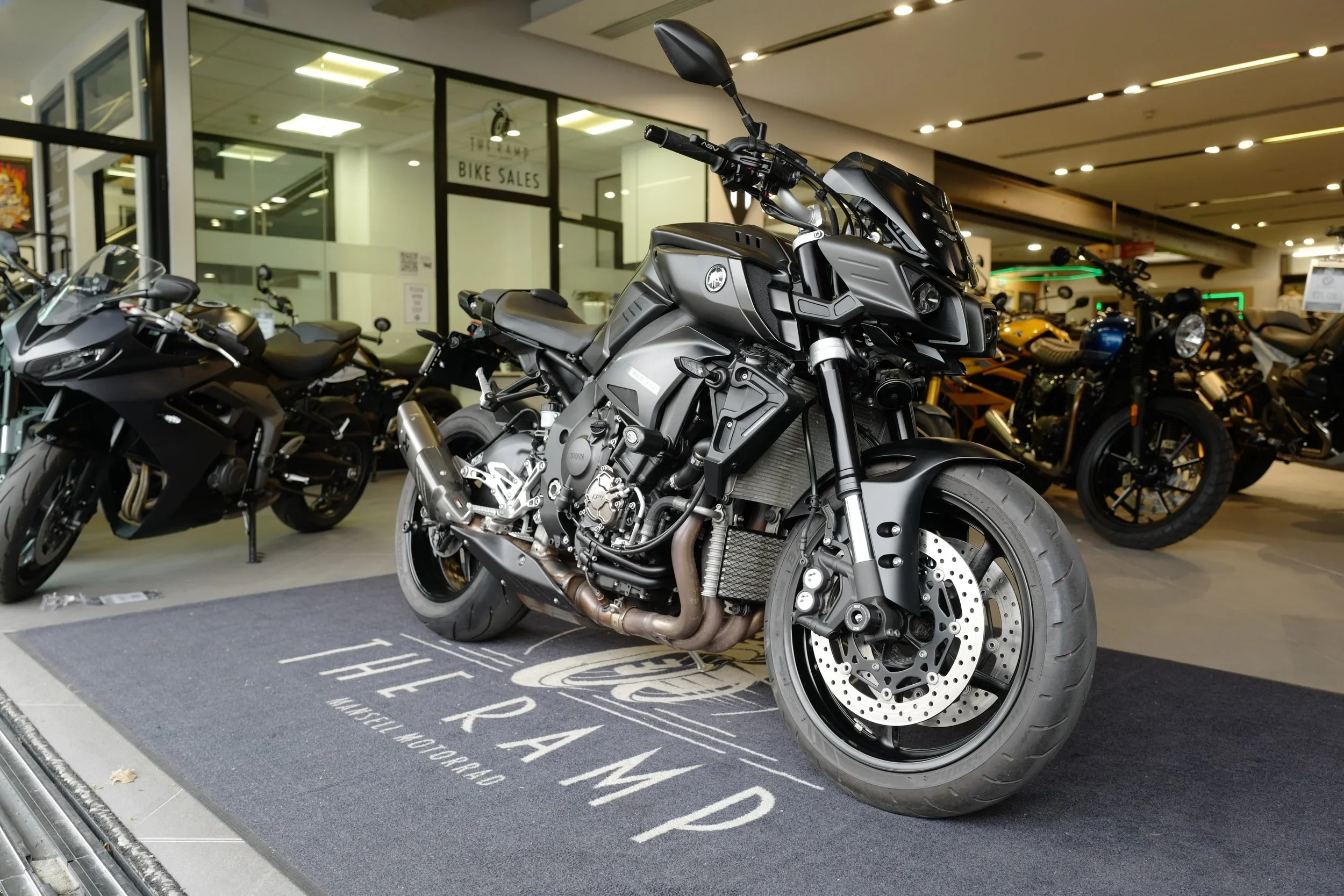 2018 Yamaha MT-10 B67E — photo 1
