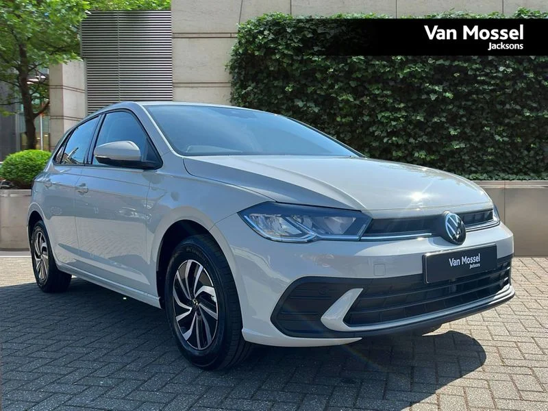 Volkswagen Polo Hatchback 1.0 Life 5dr — photo 1
