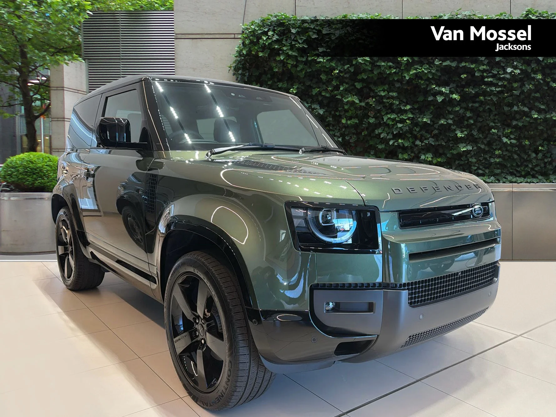 Land Rover Defender 3.0 D250 X-Dynamic HSE 90 3dr Auto — photo 1