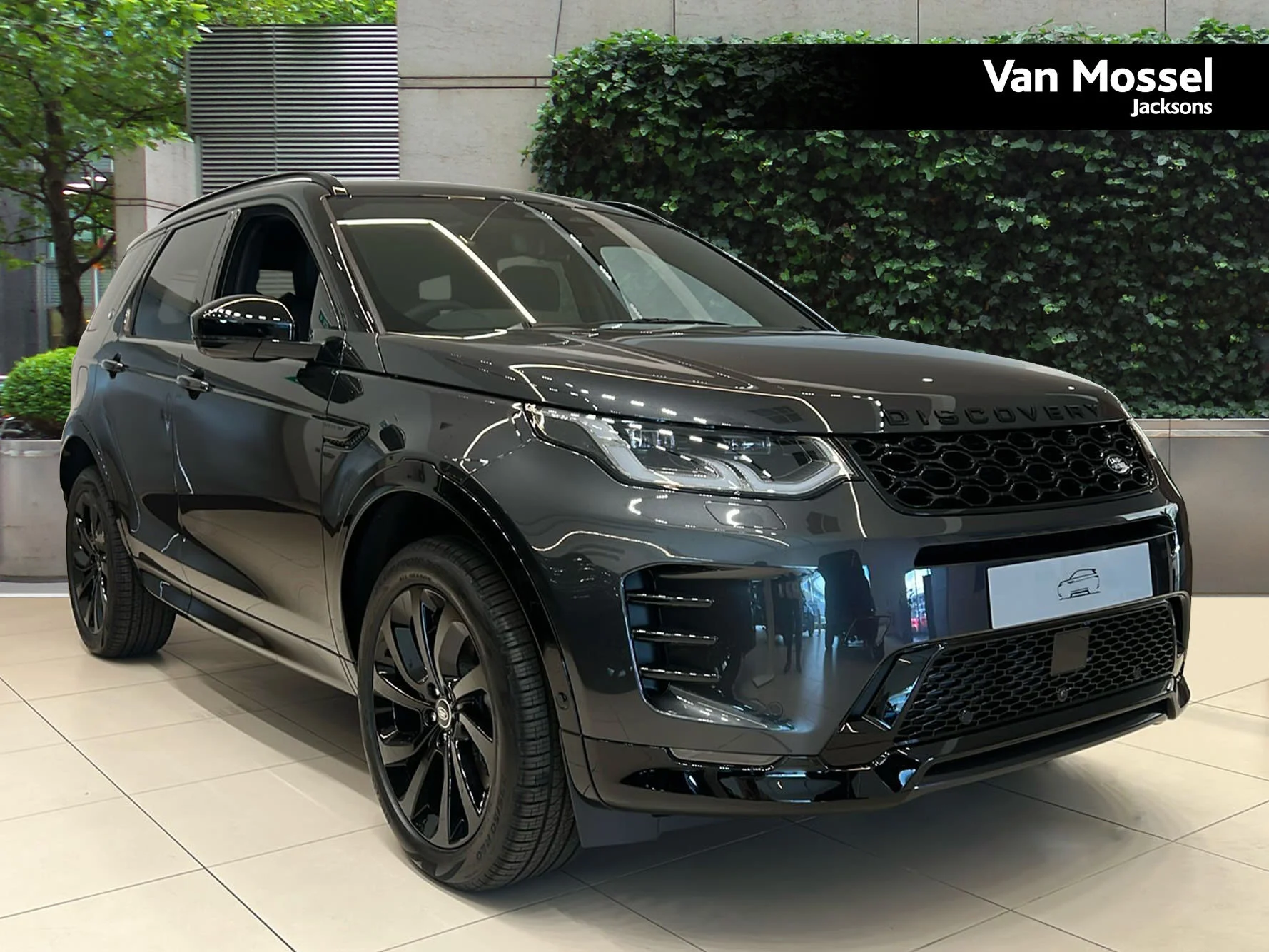 Land Rover Discovery Sport 1.5 P270e Metropolitan 5dr Auto [5 Seat] — photo 1