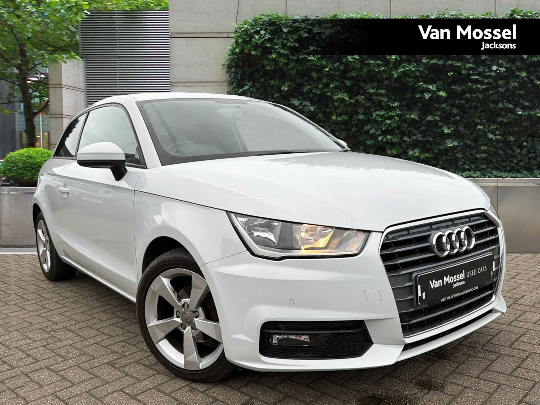 Audi A1 1.0 TFSI Sport Nav 5dr — photo 1