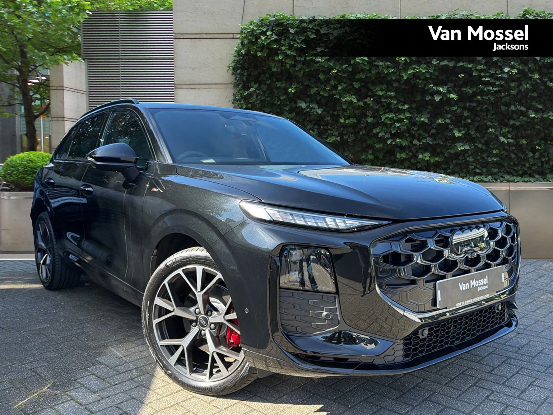 Audi Q3 1.5 TFSI Edition 1 5dr S Tronic — photo 1