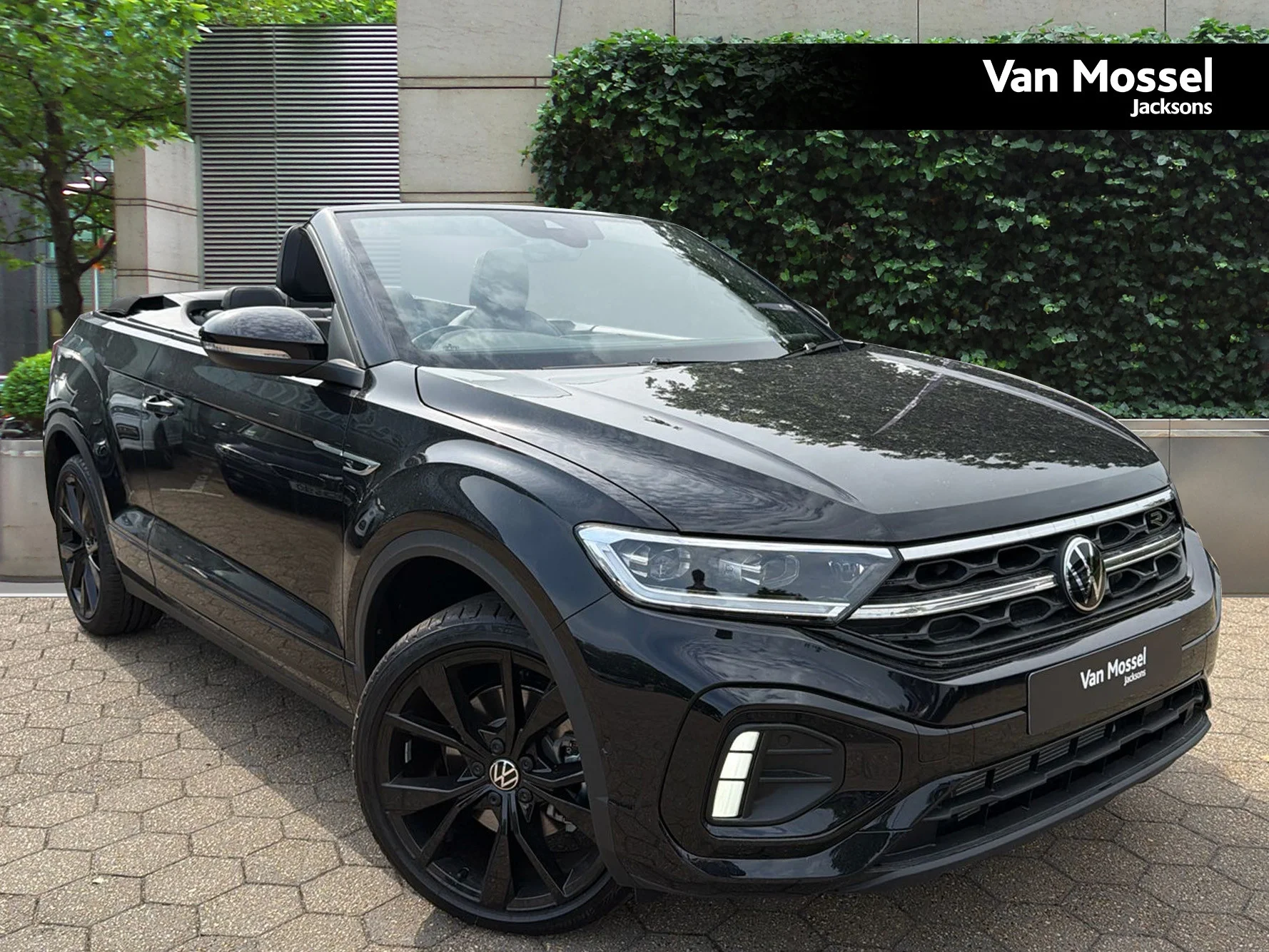 Volkswagen T-Roc 1.5 TSI R-Line 2dr DSG — photo 1