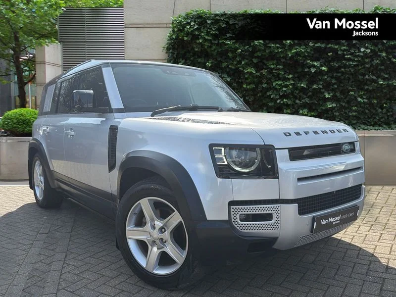 Land Rover Defender Estate 2.0 P300 SE 110 5dr Auto [7 Seat] — photo 1