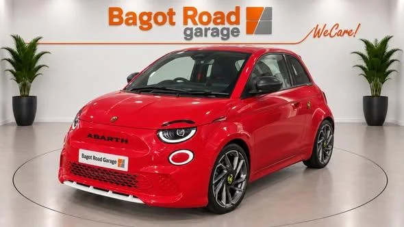 2024 Abarth 500e Turismo 42 kWh 152 HP Automatic 3DR Hatch — photo 1