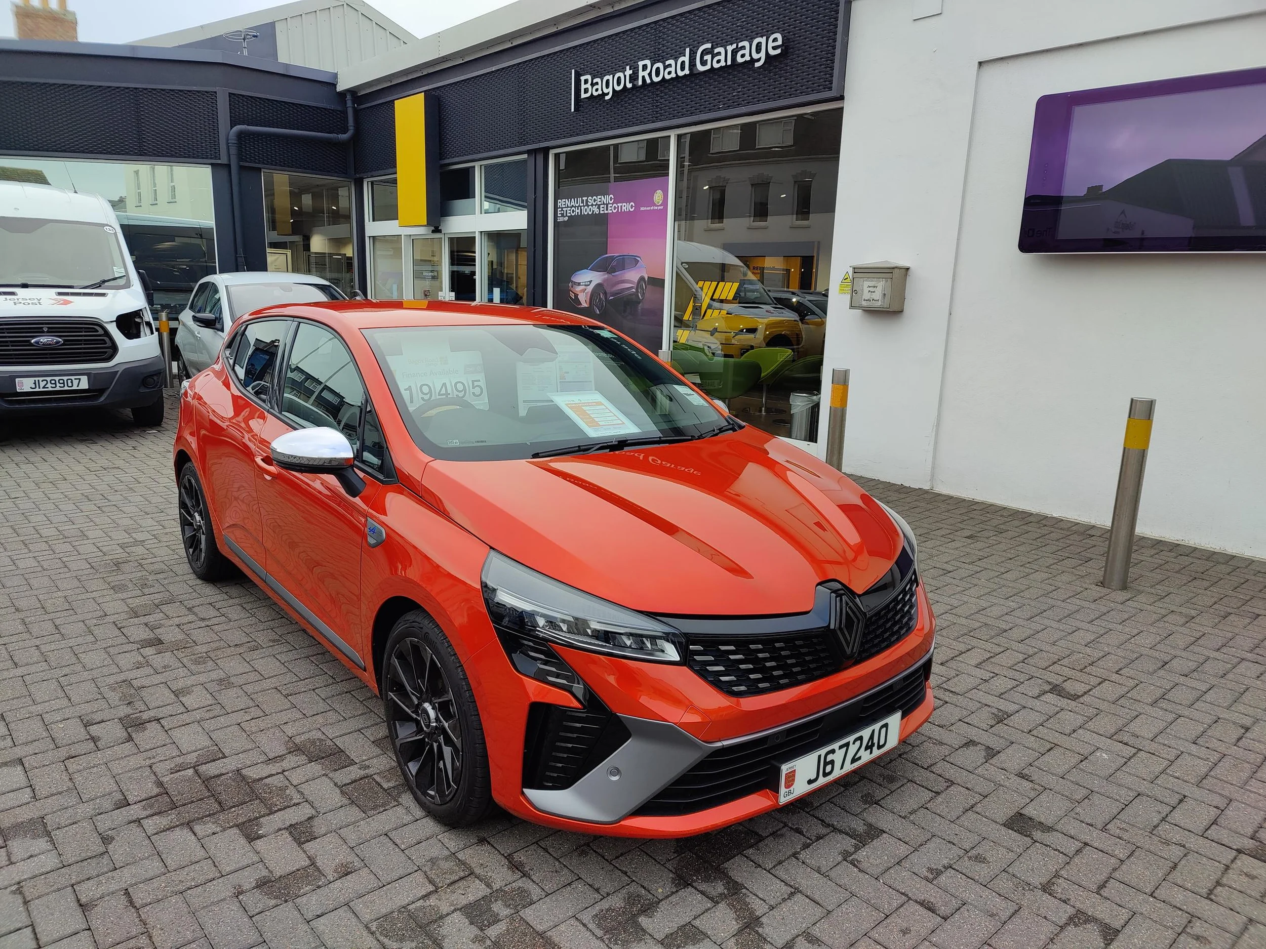 2025 Renault Clio Esprit Alpine TCe 90 Manual 5DR Hatch — photo 1