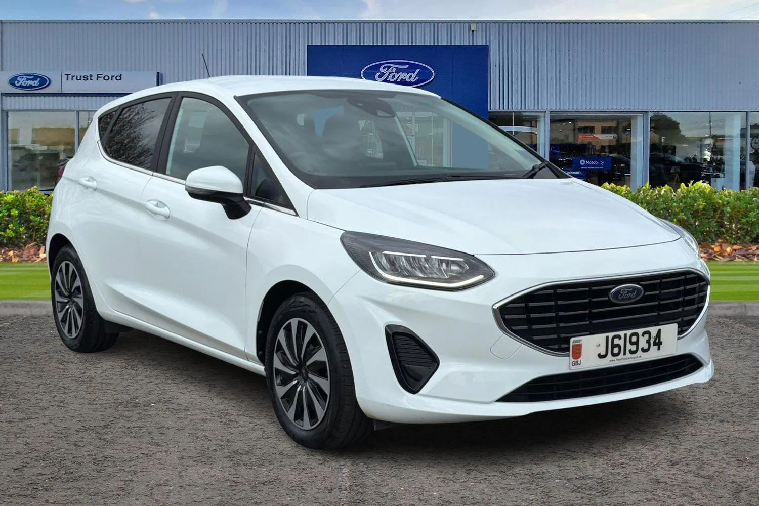 2023 Ford FIESTA 1.0 EcoBoost Hybrid mHEV 125 Titanium 5dr — photo 1