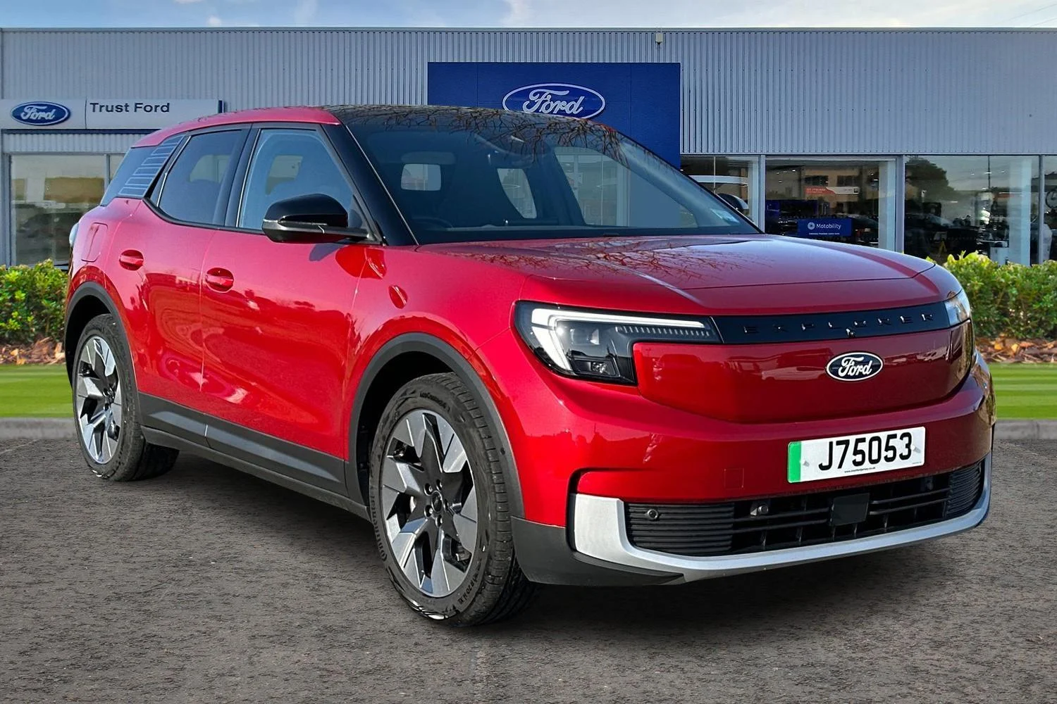 2025 Ford Explorer Premium — photo 1