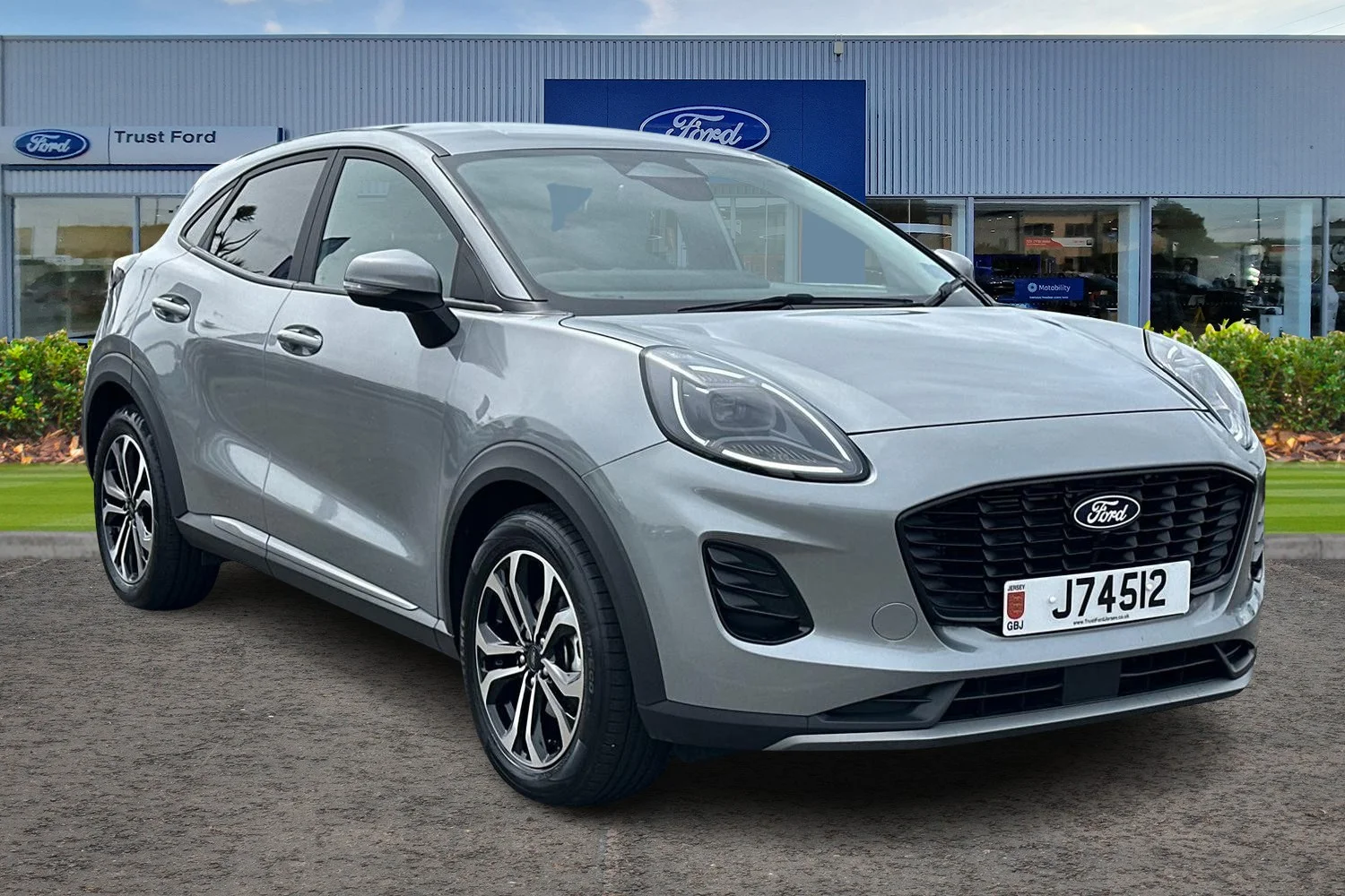 2025 Ford PUMA Titanium — photo 1