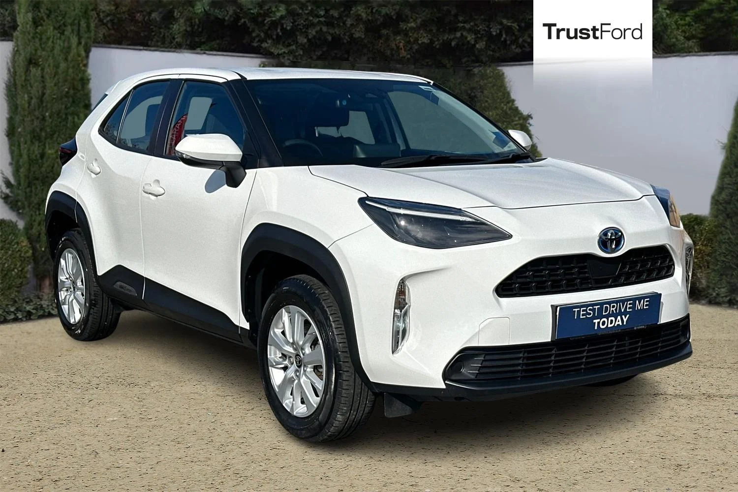 2022 Toyota YARIS CROSS Icon — photo 1
