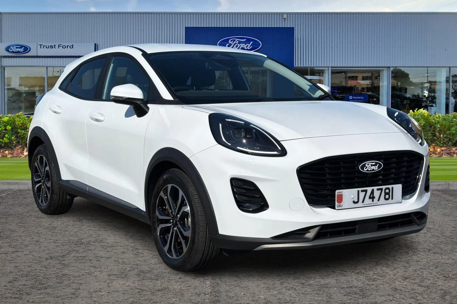2025 Ford PUMA 1.0 EcoBoost Hybrid mHEV Titanium 5dr — photo 1