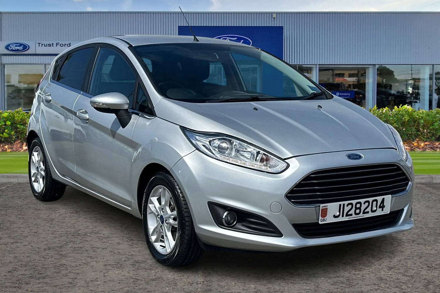 2016 Ford FIESTA Zetec — photo 1