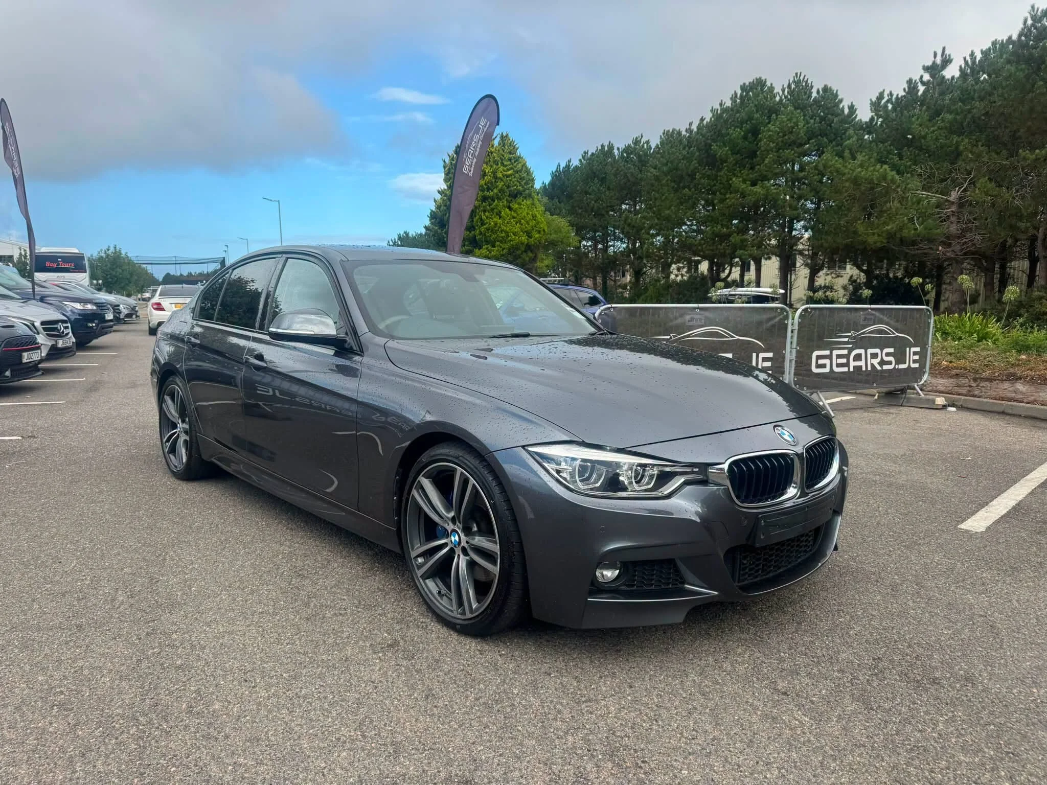 BMW 330e M-Sport — photo 1