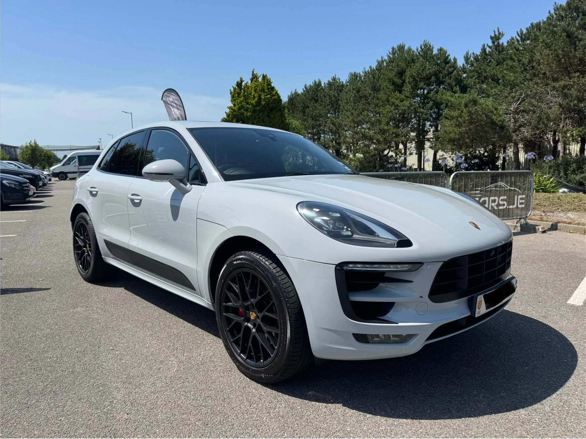 Porsche Macan GTS — photo 1