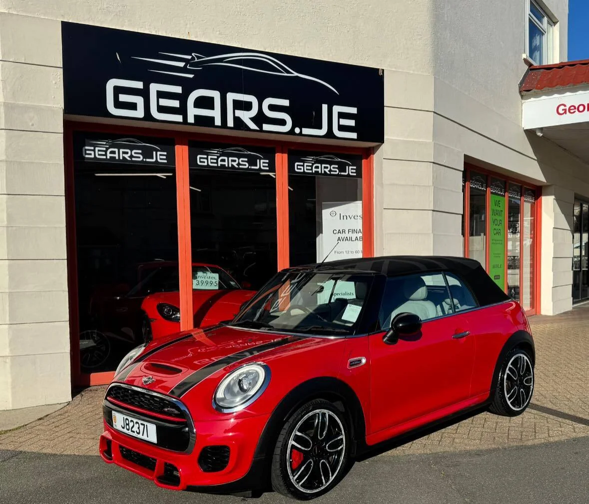 Mini Cooper JCW Convertible — photo 1