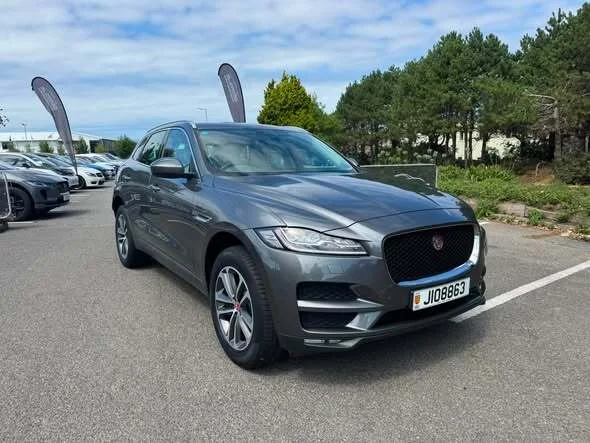 Jaguar F-Pace Portfolio AWD — photo 1