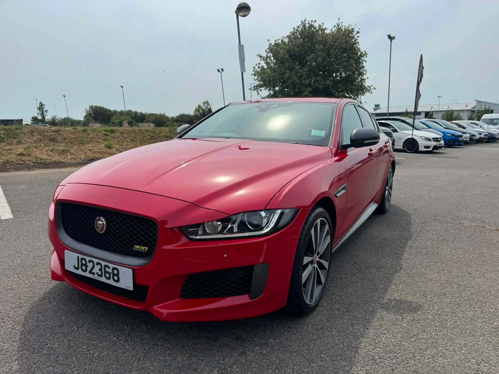 Jaguar XE 300 Sport — photo 1